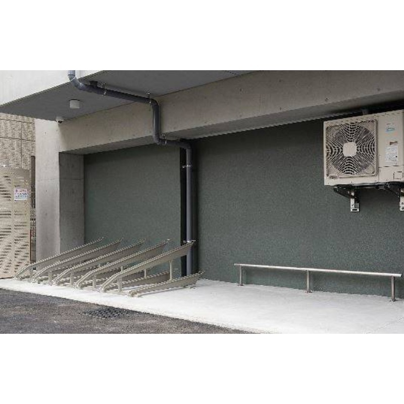 駐輪場も屋根が付いてます