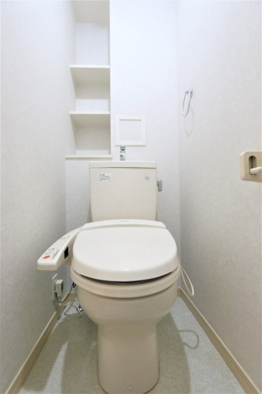 清潔感のあるトイレですね