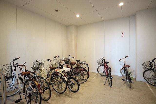 室内自転車置き場。