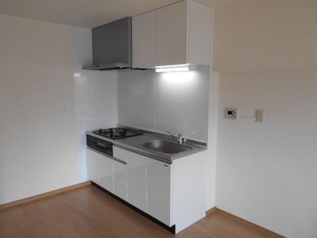 きれいなキッチンで料理がはかどりますね