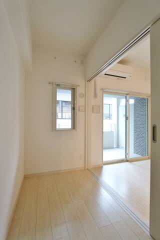 こちらは寝室スペースに丁度よさそうですね