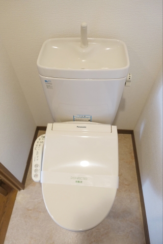 ウォシュレット完備。