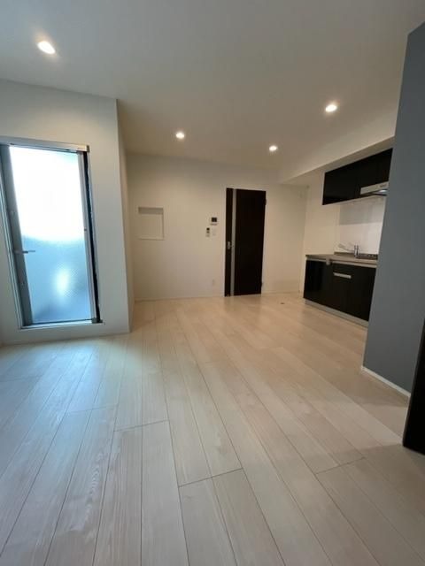 白基調のきれいなリビングです