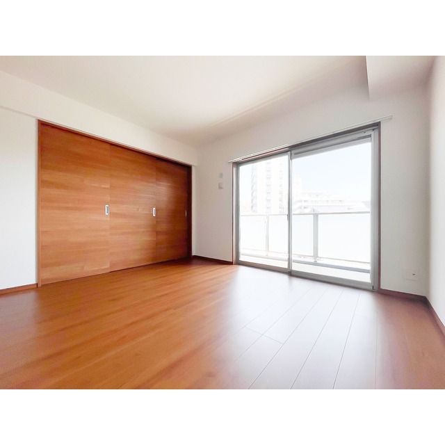 12帖超えの広々リビングです