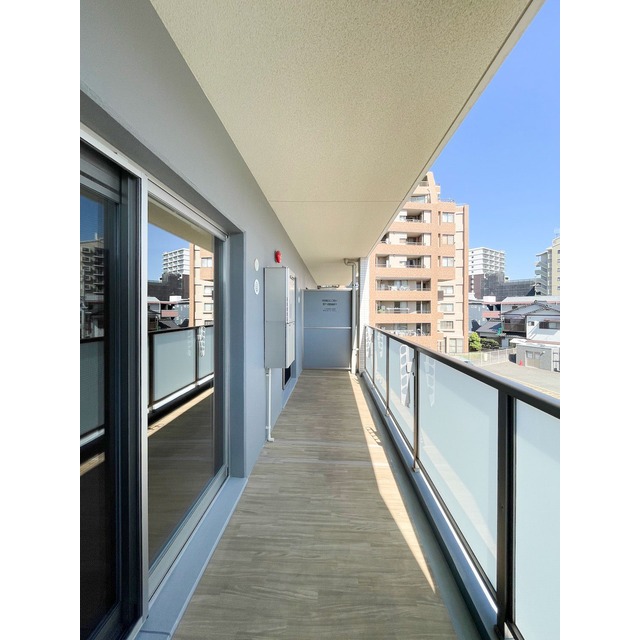 広いバルコニーで気分爽快