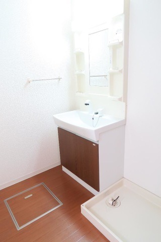 独立洗面台完備。