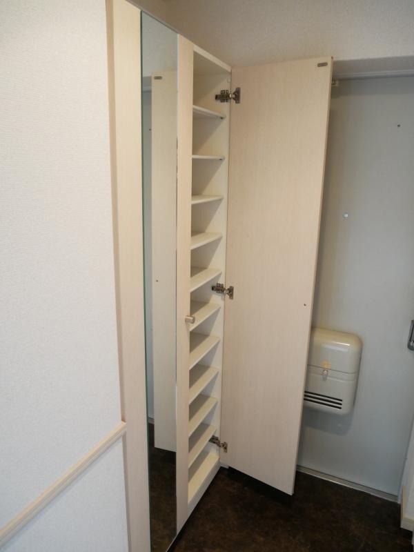 玄関収納もばっちりです。