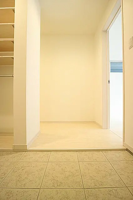 シューズクロークは高さも自在に変えることが出来ます