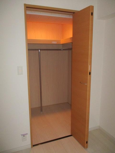 ロングコートもかけられます。