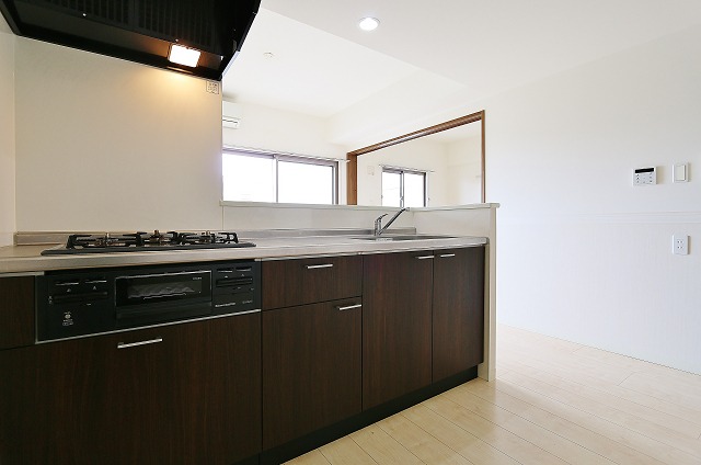 大きなキッチンでお料理もはかどります