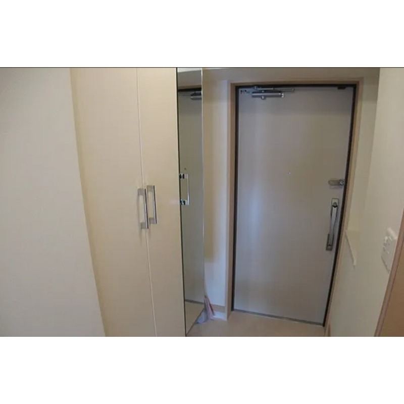 お洒落な玄関がお出迎えしてくれますね