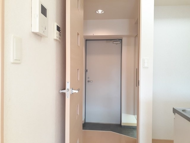 玄関はこんな感じです。