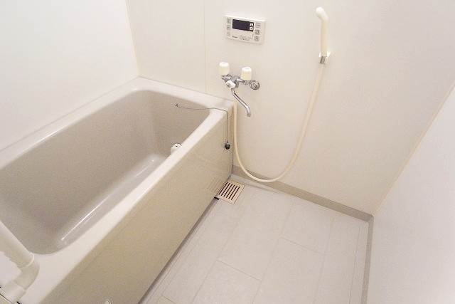 清潔感あるバスルーム