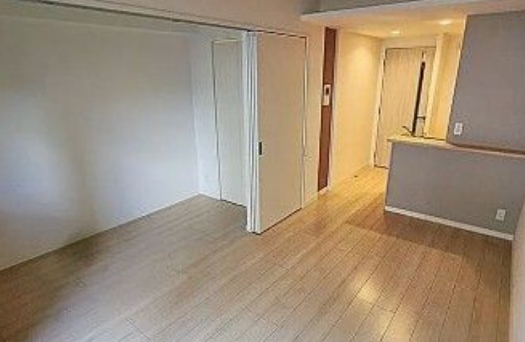 広々リビングでゆっくりお過ごしください