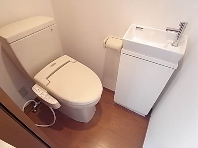 清潔感のあるお手洗いですね