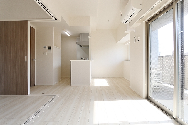 明るく開放感のあるリビングです