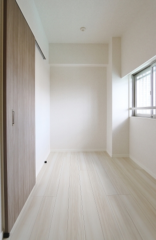 ベットを置くにはちょうどいい寝室です