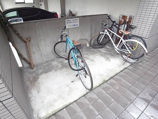 自転車置けます。