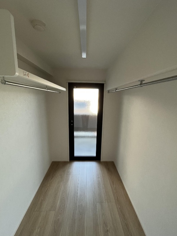 嬉しいウォークインクローゼット付きです