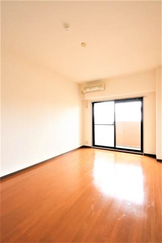 日当たり良好9帖のお部屋です