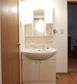 独立洗面台完備。