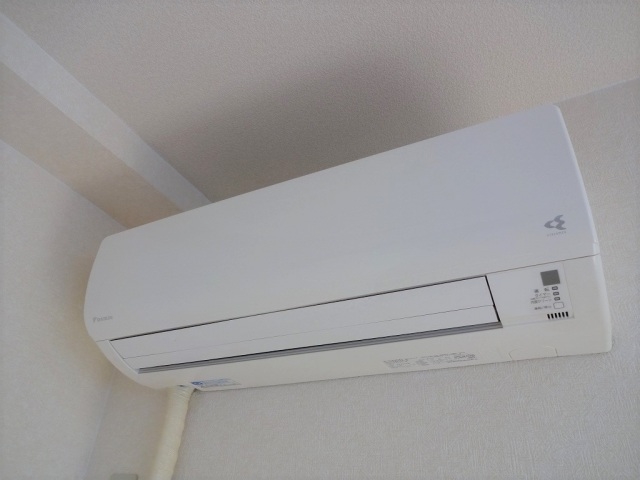 エアコンさえあれば夏冬も快適ですね