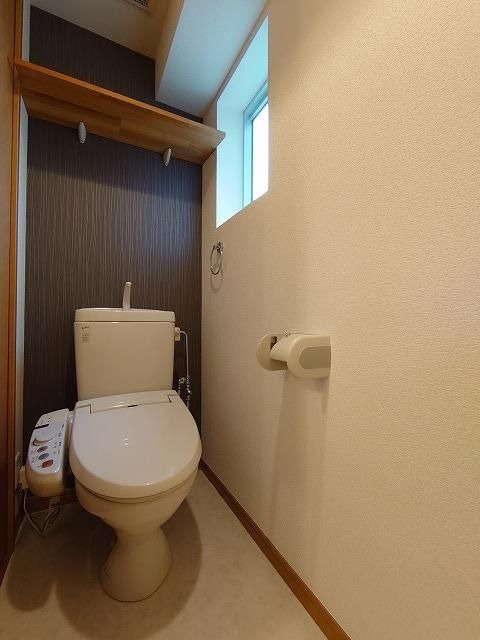 トイレの窓があるのは嬉しいですね