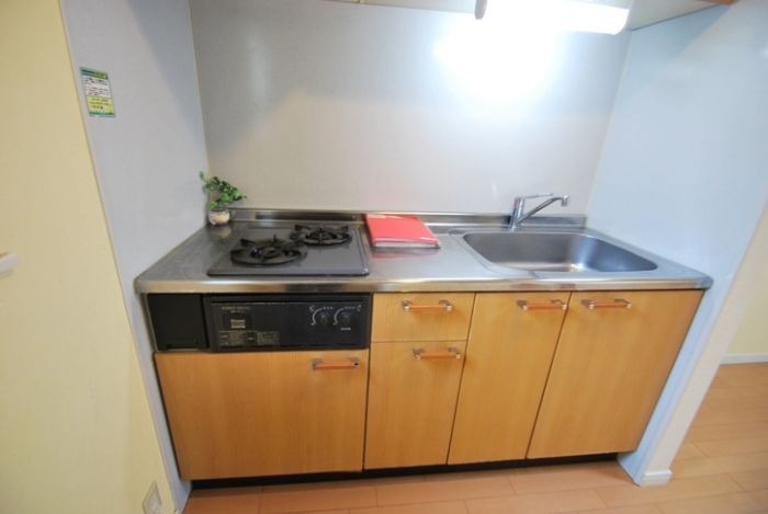 お手入れのしやすいシステムキッチンです。