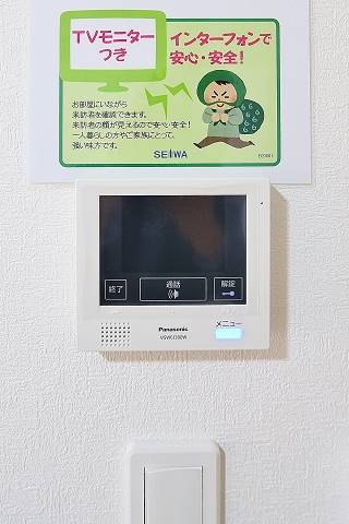 来客の確認ができるモニタ付きです