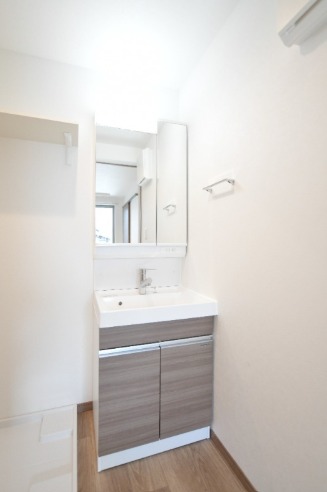 使い勝手のいい独立洗面台です