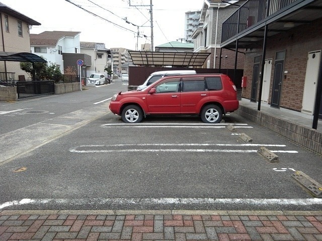 敷地内駐車場空きございます。