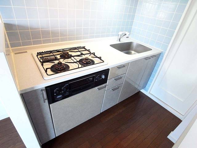 嬉しいグリル付きキッチン