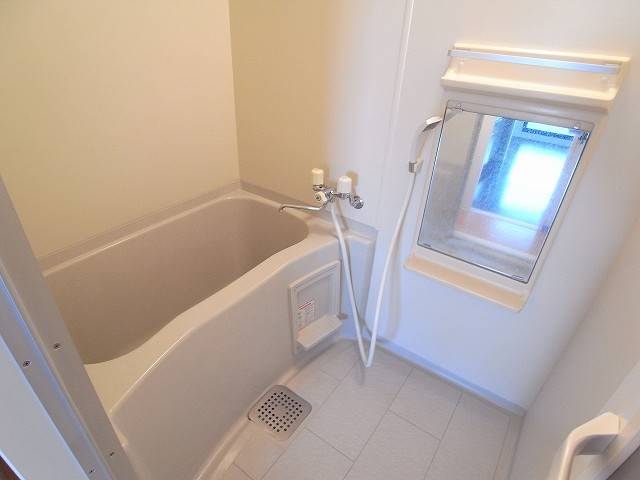 浴槽も広いですね