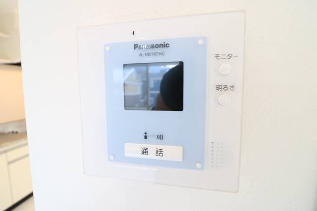 モニター付きインターホンで安心です