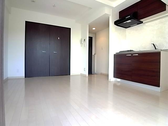 家具の配置に困らないリビングですね