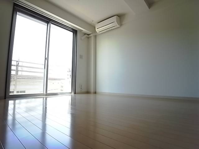 明るい洋室です。