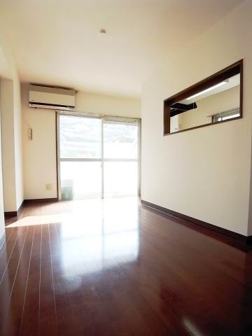 広々としたお部屋です。