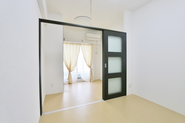 リビングと寝室を分けられるので便利です