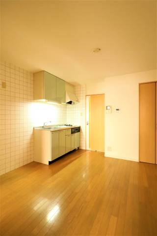 家具の配置に困らないリビングですね