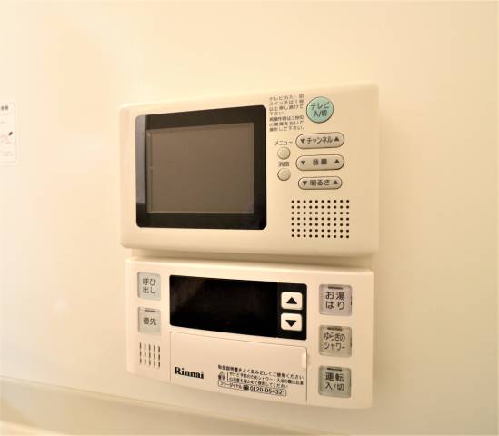 給湯設備のスイッチ類です