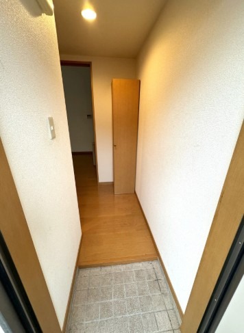 玄関からはこんな感じです。