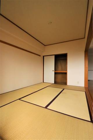 畳の綺麗なお部屋です。