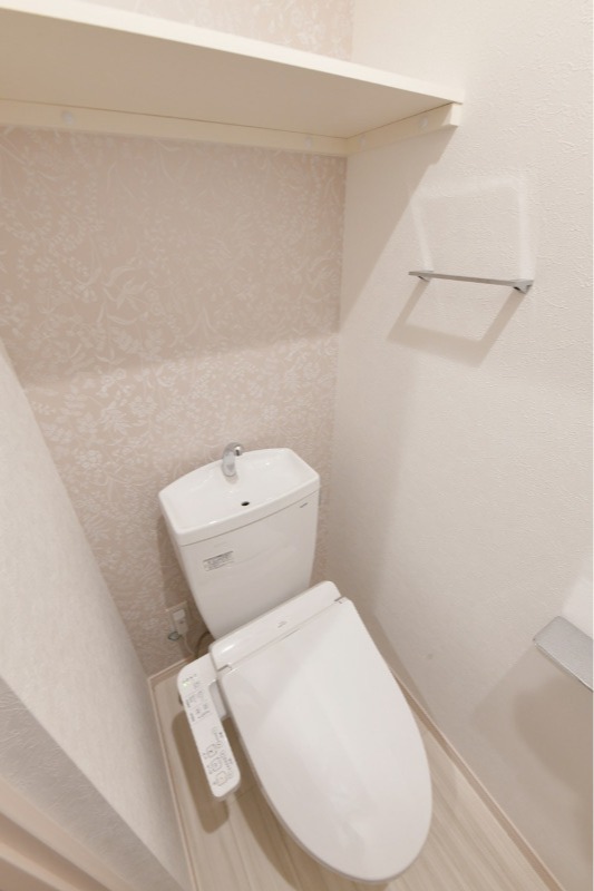 清潔感のあるトイレですね