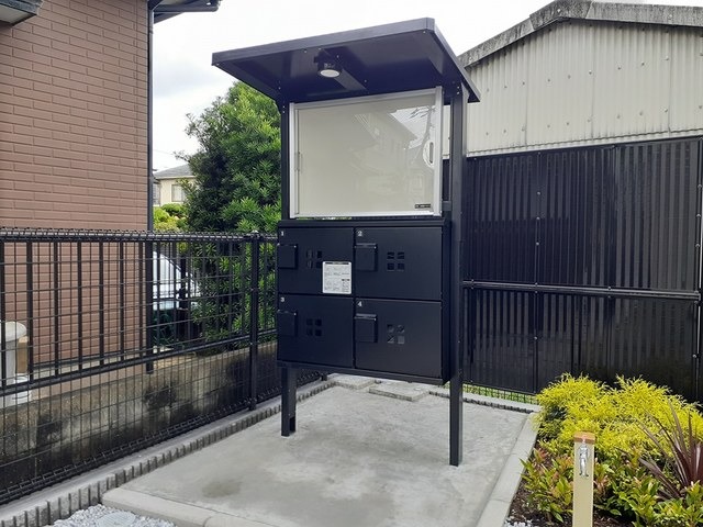 宅配ボックスもございます。