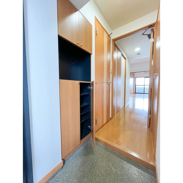 シューズボックスも十分な広さです