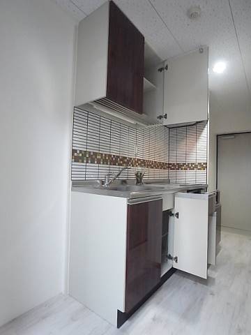 キッチン収納も豊富でキッチン回りがスッキリしますよ