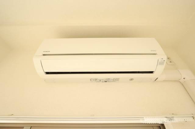 エアコン2台付きで快適に過ごせます