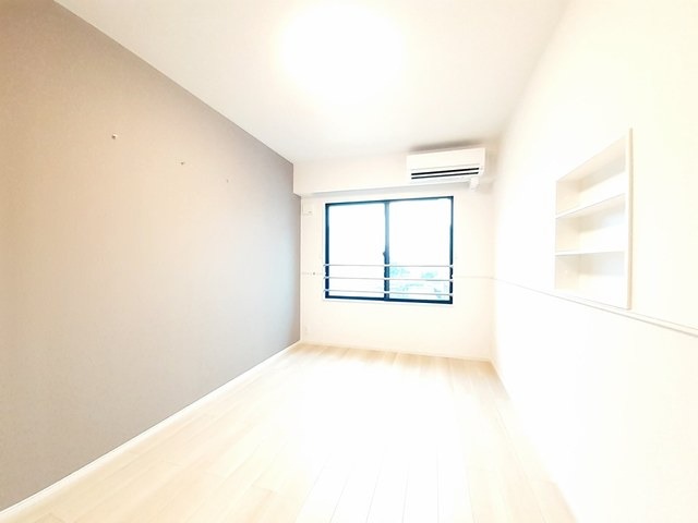 貴重なサンルーム付きです