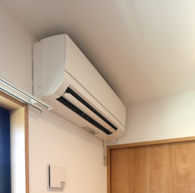 エアコン完備で年中快適に過ごせます