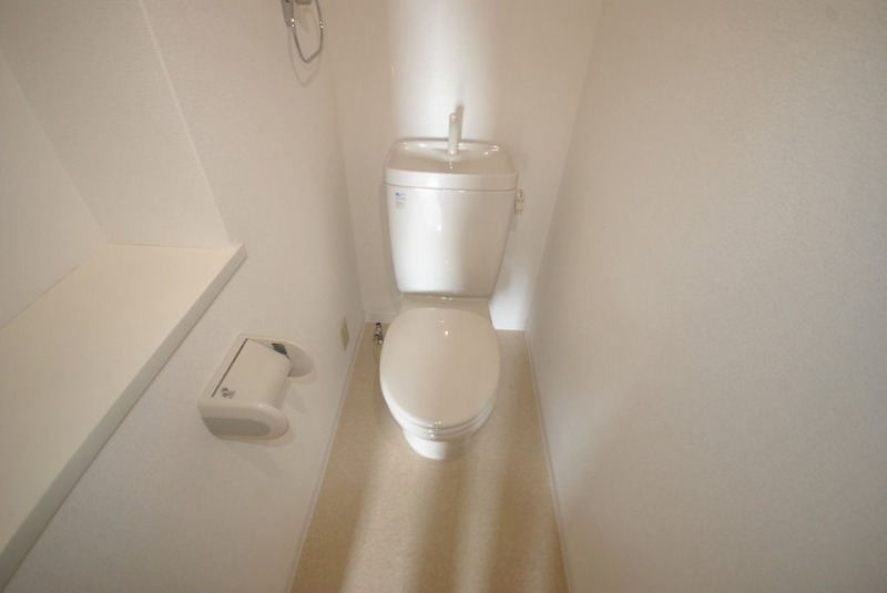 白基調で綺麗なトイレ